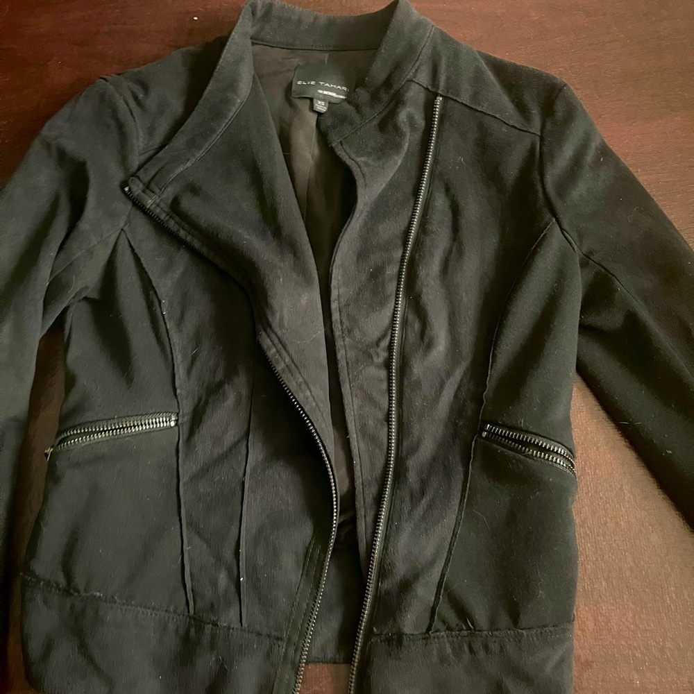 Elie Tahari Dark  Blazer with Lapel Collar and zipped Fit.